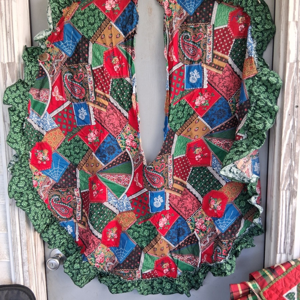 Vtg 90s Handmade Patchwork Print Christmas Tree Skirt Ruffled Red Green 44"